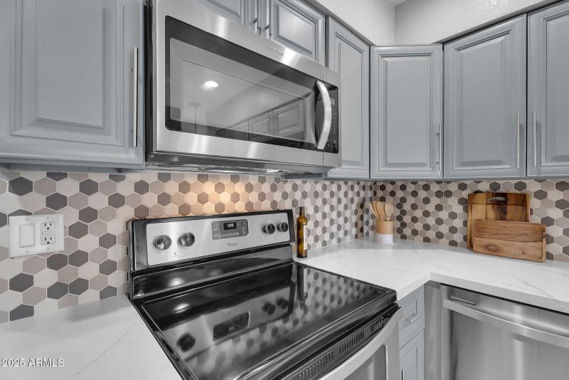 14-web-or-mls-Forest Ave-13