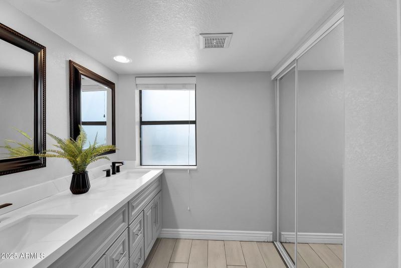 28-web-or-mls-Forest Ave-28