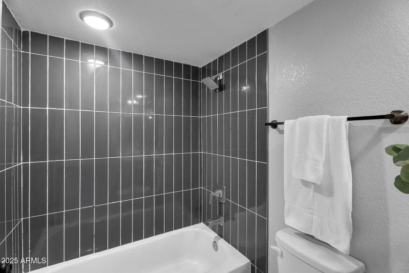 42-web-or-mls-Forest Ave-42