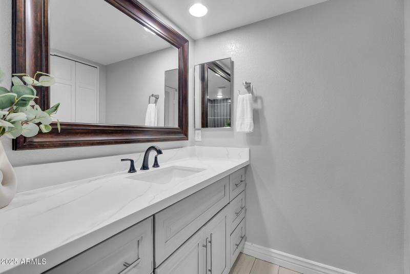 43-web-or-mls-Forest Ave-43