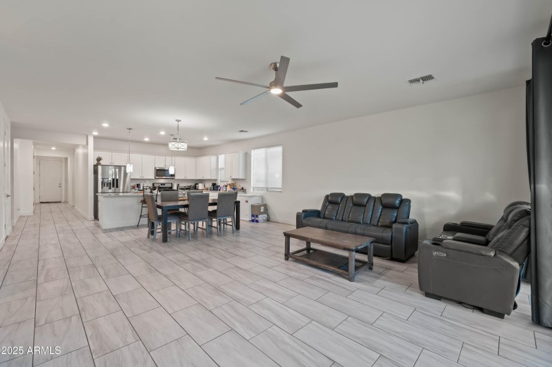 11670 W Parkway Ln Avondale AZ 85323-30