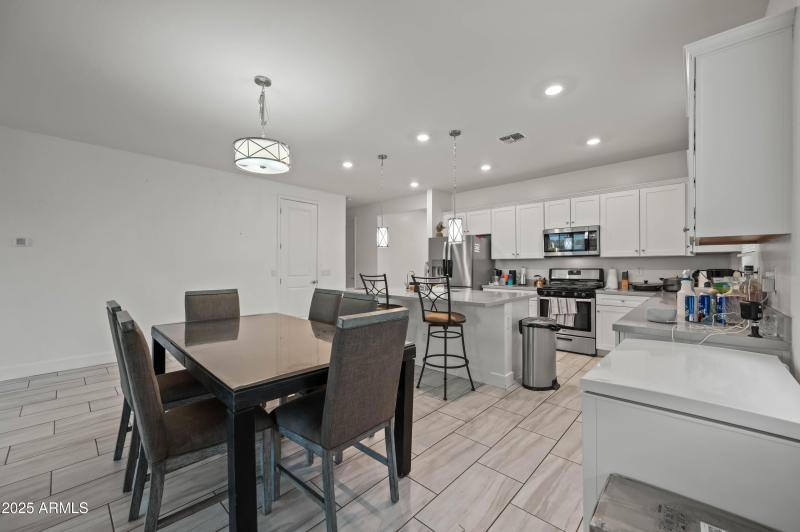 11670 W Parkway Ln Avondale AZ 85323-33