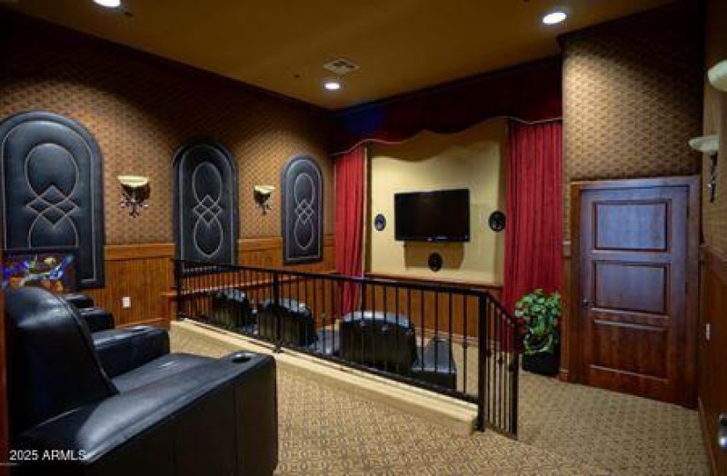 CLUBHOUSE THEATER