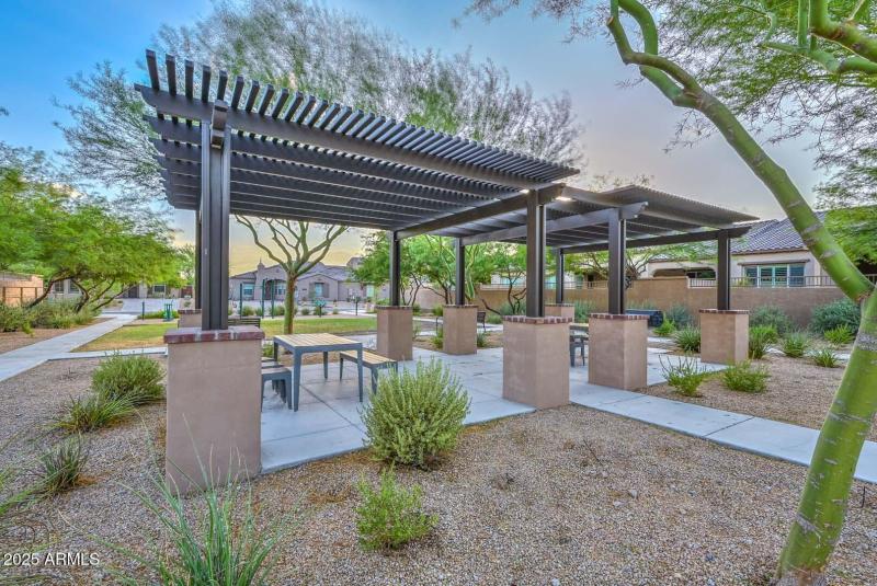 Neighborhood Park Ramada