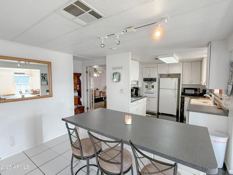 Kitchen Island great for entertaining
