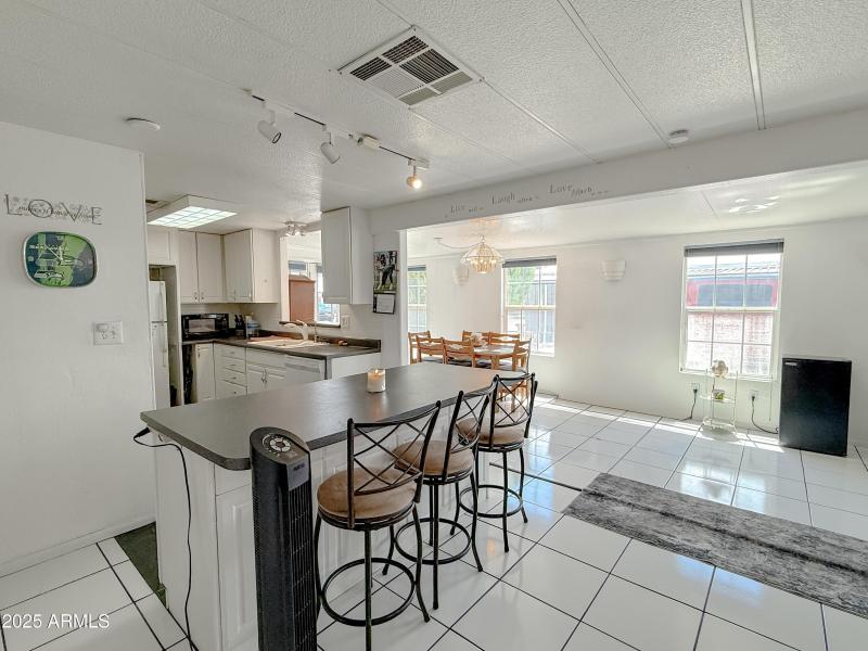 Entertainer's Floorplan