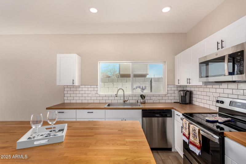 2746 W Pima St Kitchen