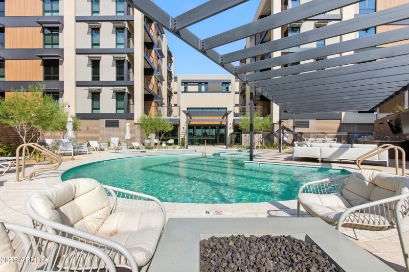 Community Pool and Spa