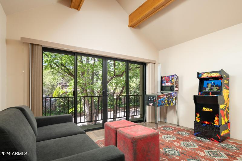 Phoenix Photo Pro-55 Ranch House Cir_012