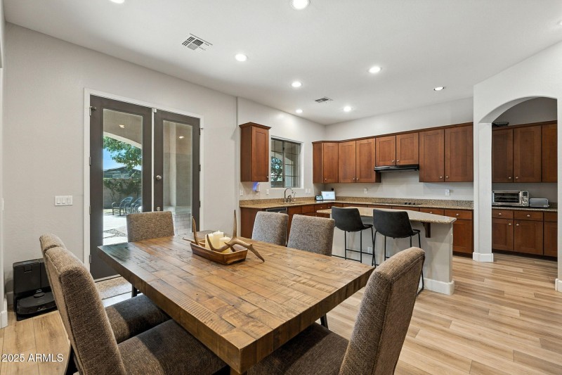 5-web-or-mls-Creekside-5