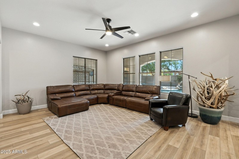 20-web-or-mls-Creekside-20