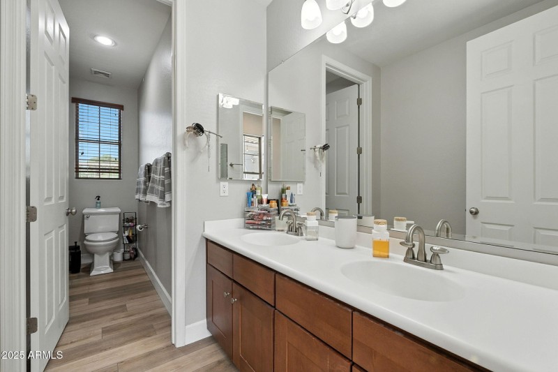 24-web-or-mls-Creekside-24