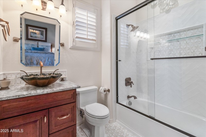 Casita bathroom