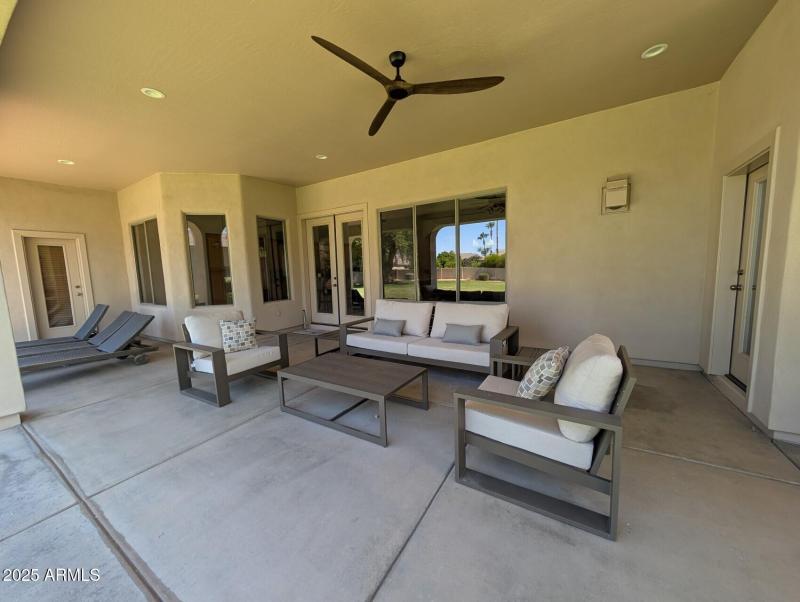 Huge entertainment area