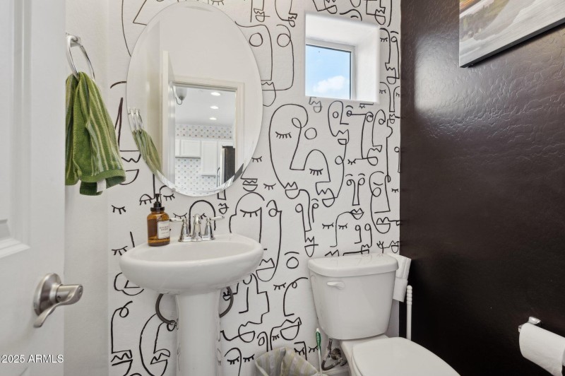 26-web-or-mls-240-w-juniper-ave-unit-115