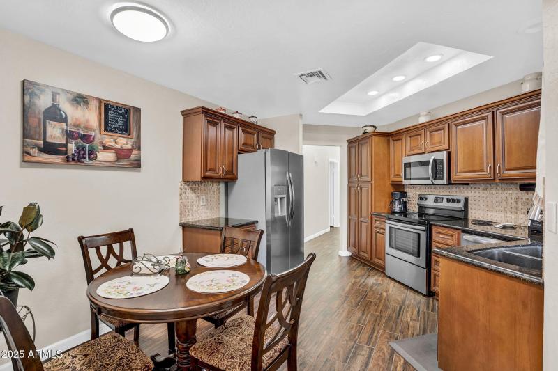 Eat-In Kitchen Dining