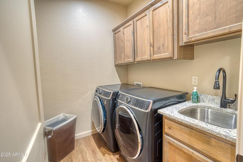 PAX_0283_AuroraHDR2019-edit