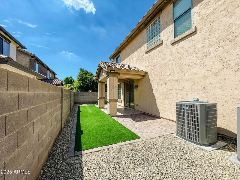 3829 E Morelos St-33