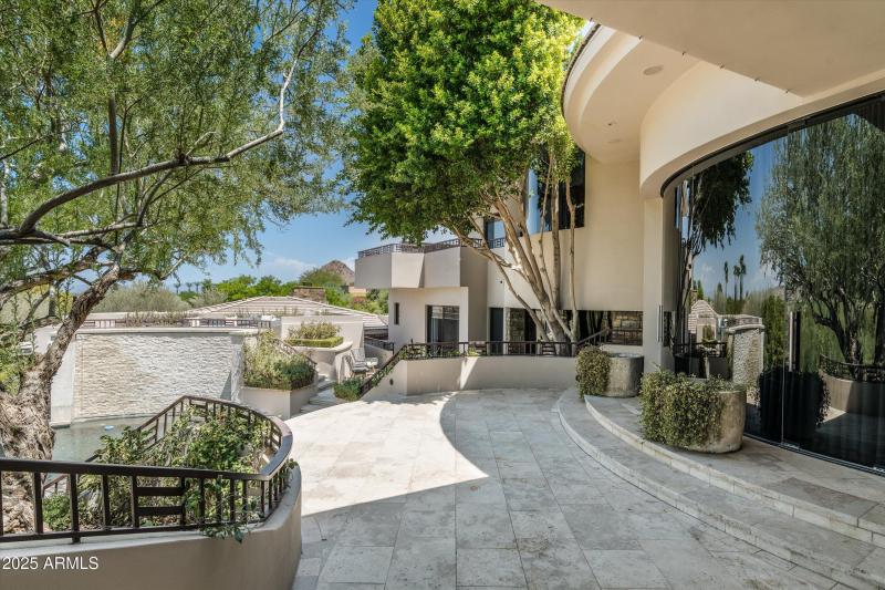 Upper Deck - Main Area