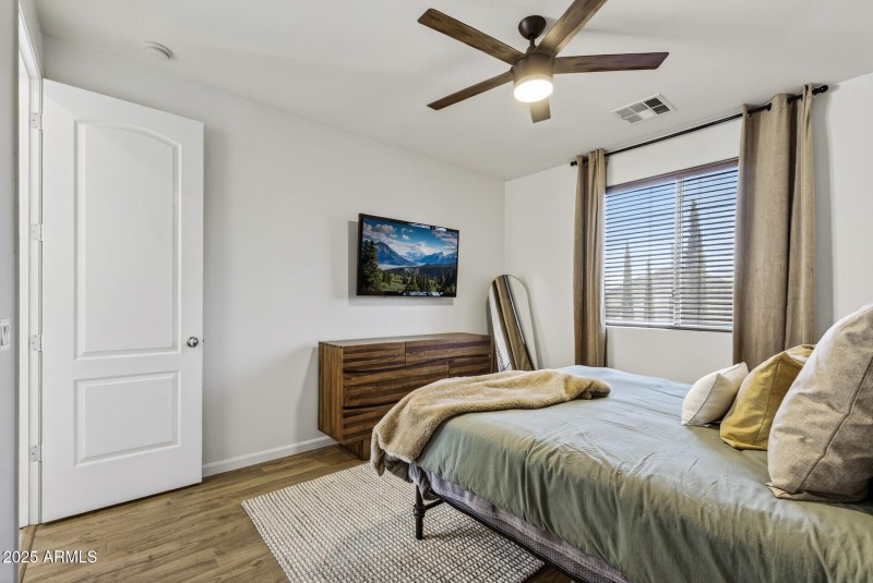 49_28803_N_68th_Dr49_mls