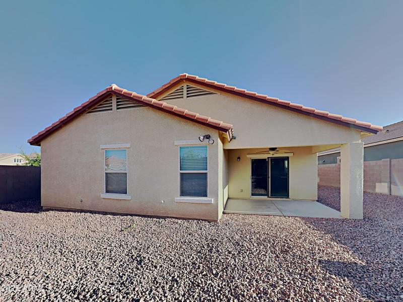 1004506.18584 W Illini Street_4