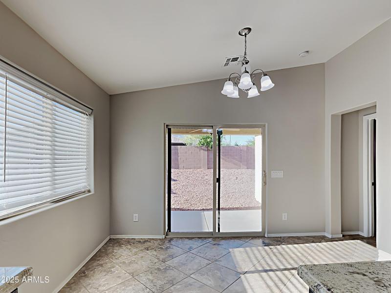 1004506.18584 W Illini Street_10