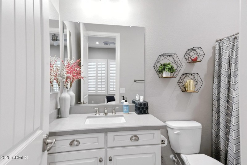 037_Guest Room 3 Ensuite