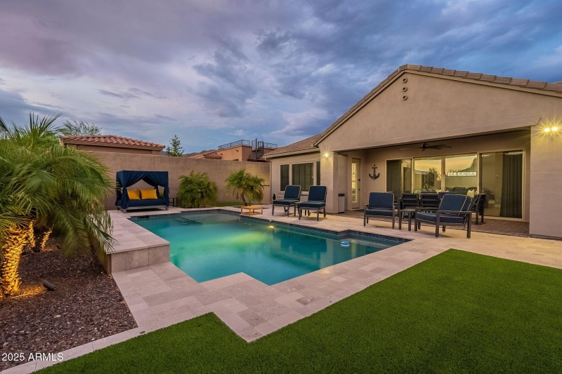 061_Twilight Yard Pool