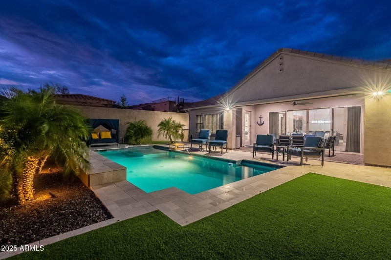 066_Twilight Yard Pool