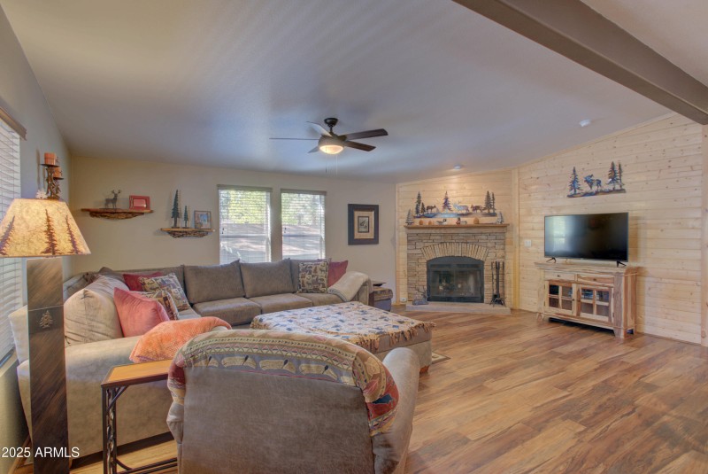 DSC_2342_3_4_5_6Interior01