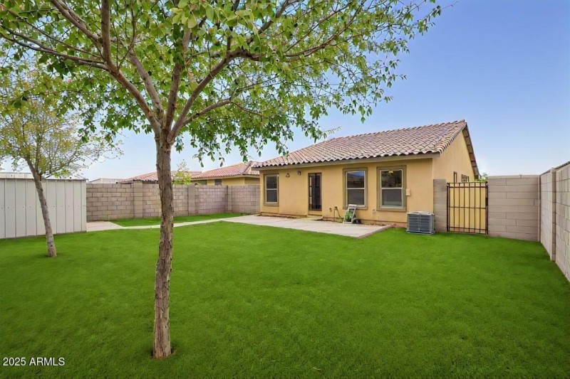 Spacious Backyard Oasis