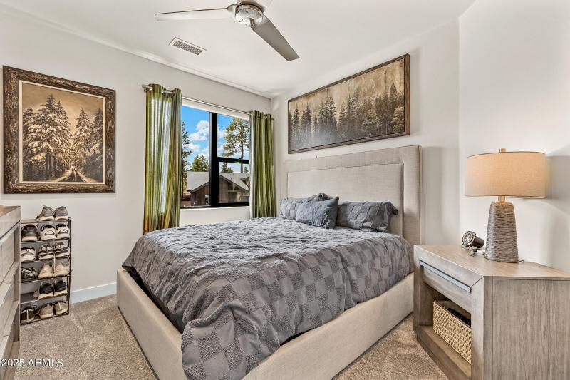 1810 E Magnolia Dr-38