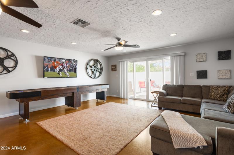 PropertyImageCo_7702EVerdeLn_WEB35