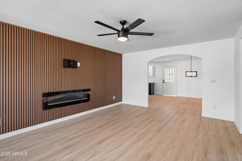 07-Living Room to Dining