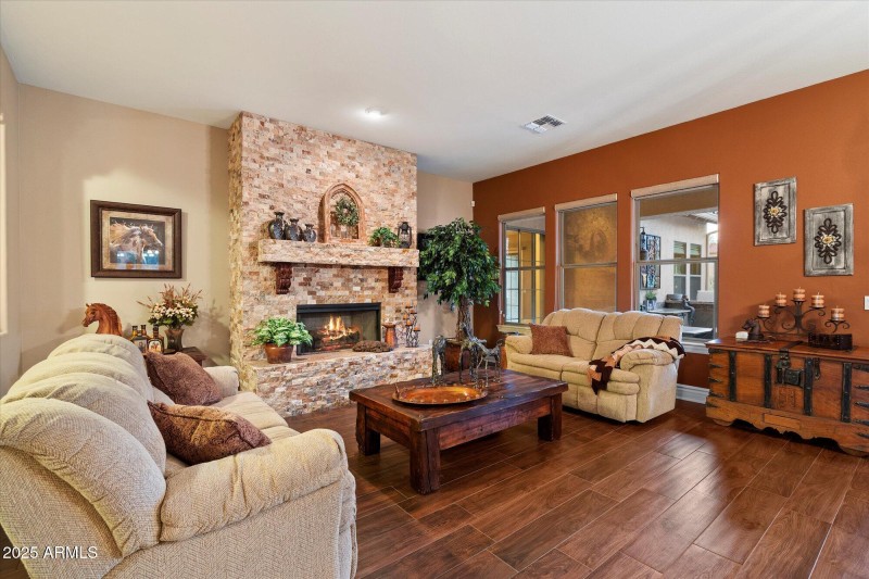 Lounge by the Fireplace