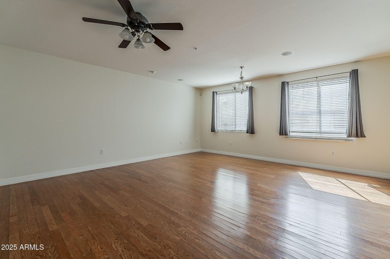 21-web-or-mls-Portland St-6