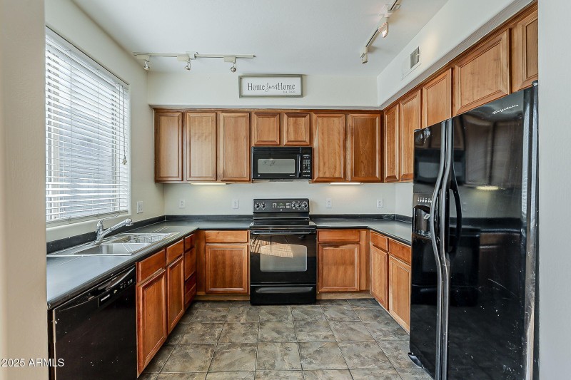 27-web-or-mls-Portland St-12