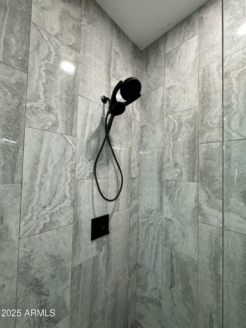 Dual shower heads