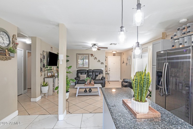 11239 W Devonshire-10