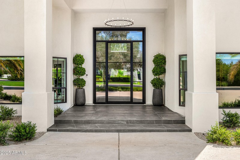 03front door