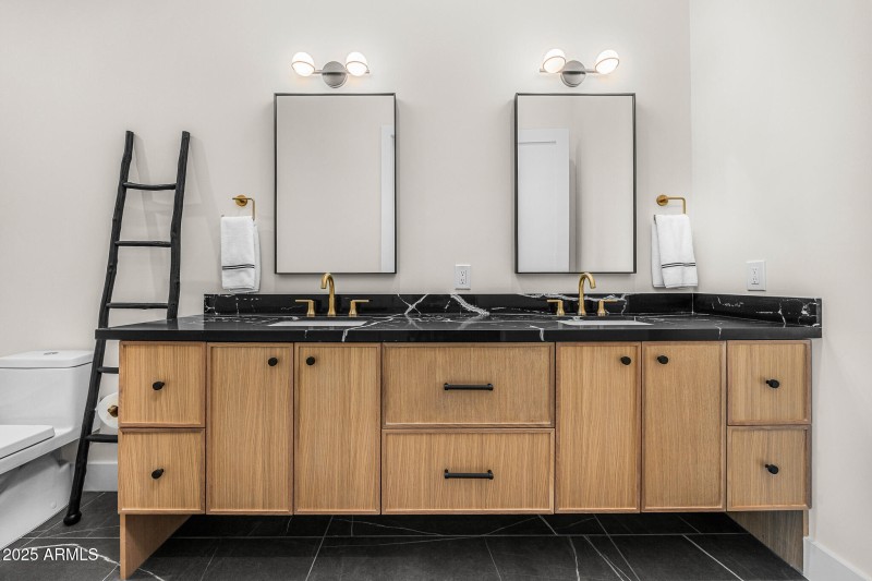 36guest bathroom2_2