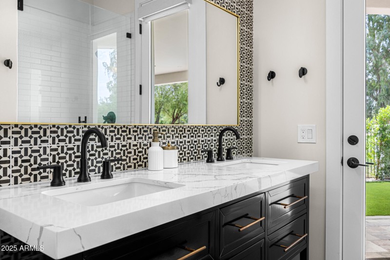 40guest bathroom3