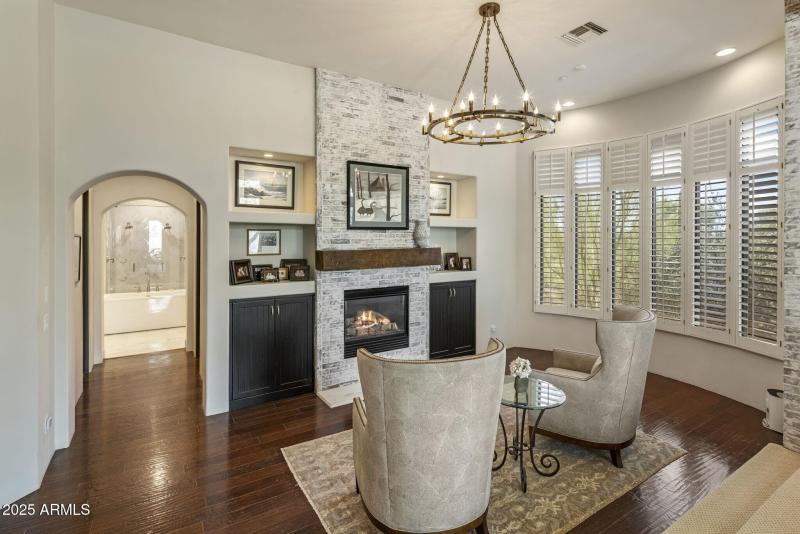 022_Primary Bedroom Sitting Area