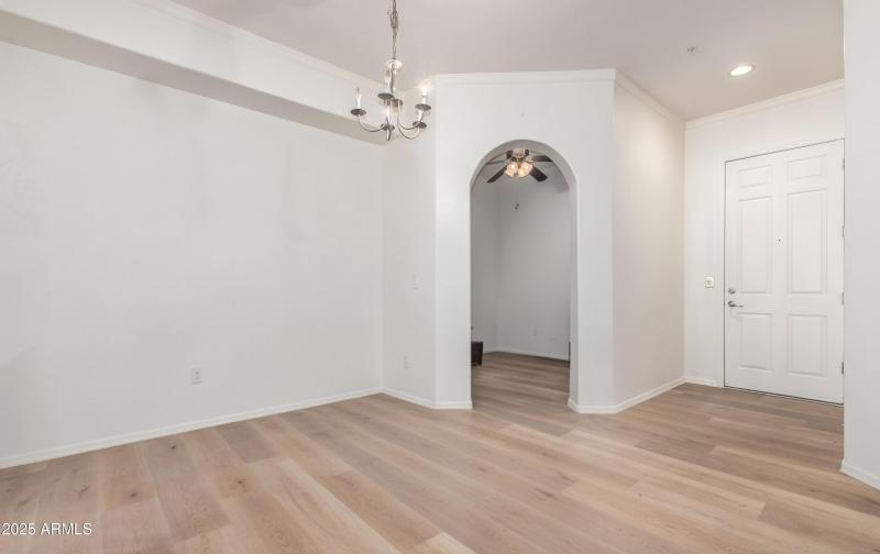 Dining Area w/o Furniture