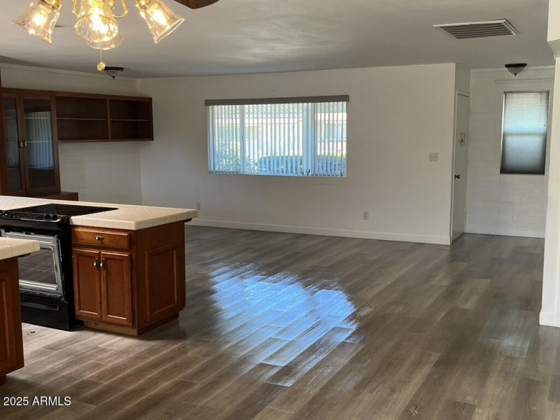 D10E5E6C-FCA7-4686-99A6-D5F6D5DBDA01_1_1