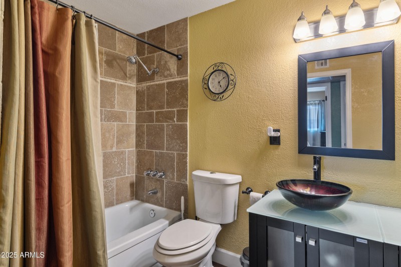 8716 E Coronado Rd-32