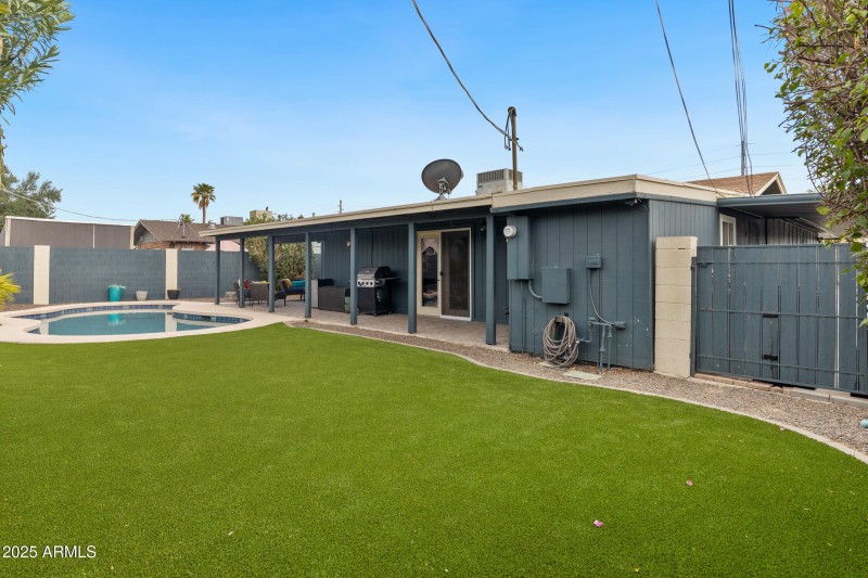 8716 E Coronado Rd-42