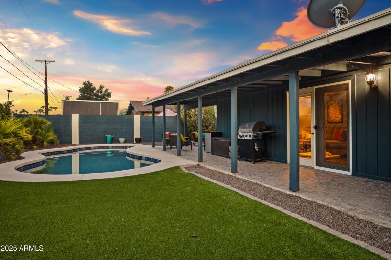 8716 E Coronado Rd-54