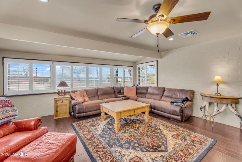 13-web-or-mls-7th Ave-13