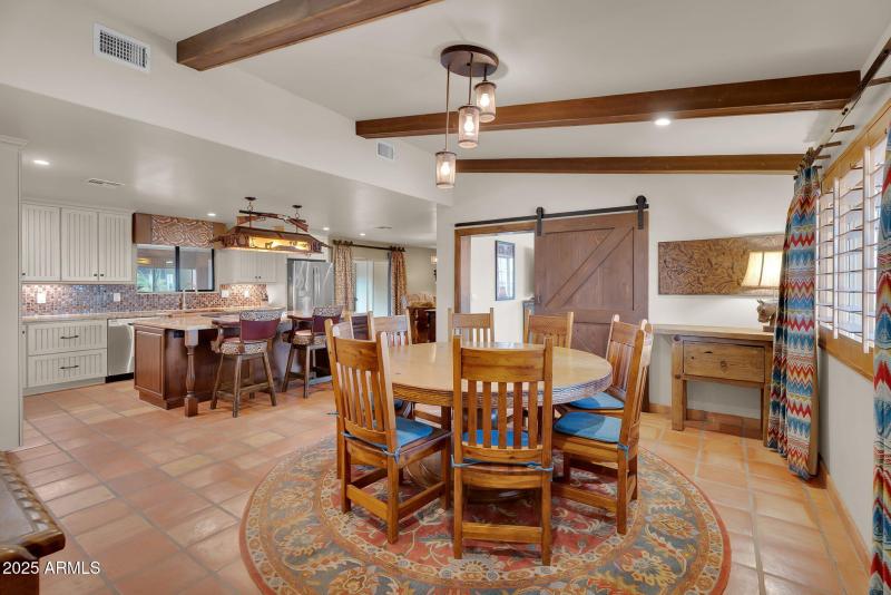 24-web-or-mls-7th Ave-16